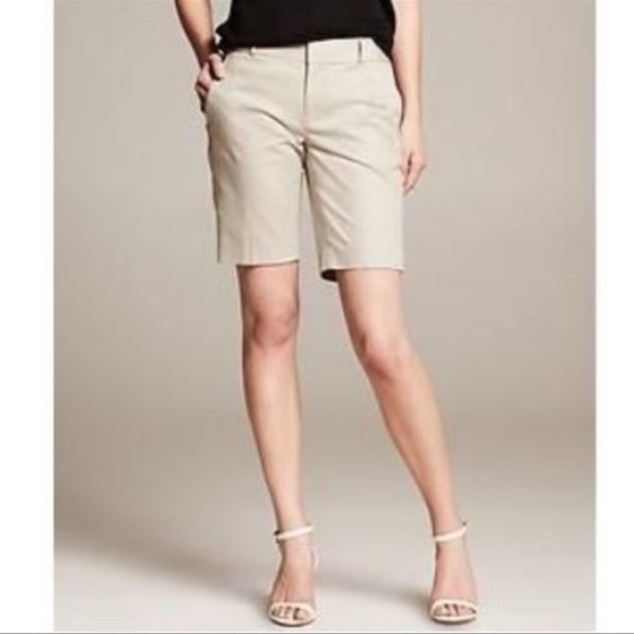 BANANA REPUBLIC Bermuda Short in Tan - Picture 1 of 6